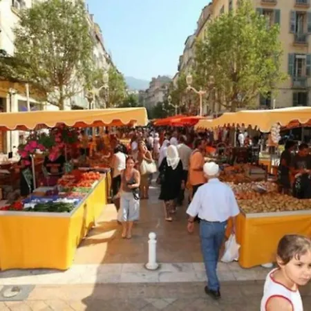 Budgetbnb 184, Confortable Proche Opera Toulon